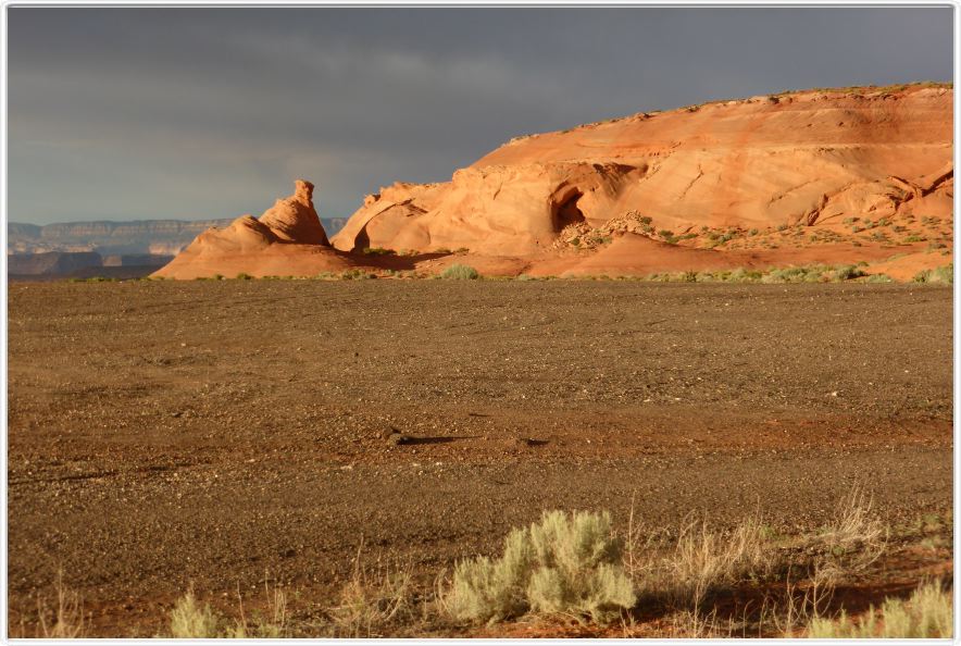Environs de Page (Arizona) au coucher du soleil