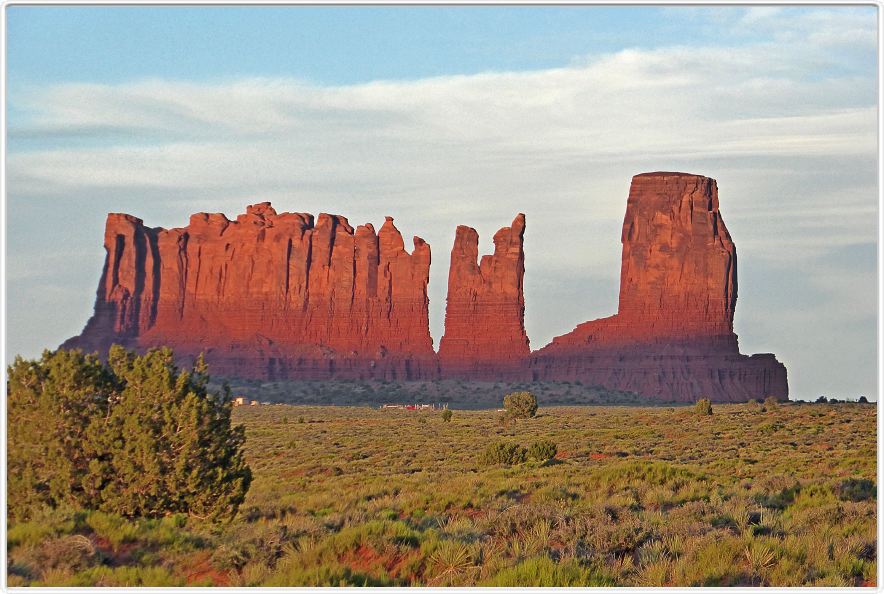 Nous quittons Monument Valley par la route 163 (Utah).
