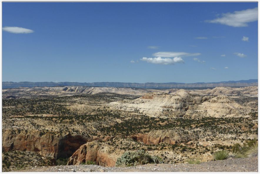 Nous empruntons la route qui va de Torrey à Bryce Canyon.