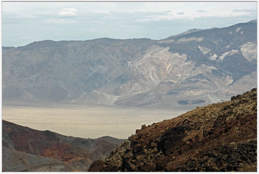 Nous nous déplaçons en direction de Lone Pine (californie).