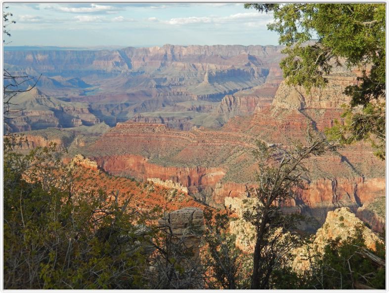 Grand Canyon du Colorado, le long de la  