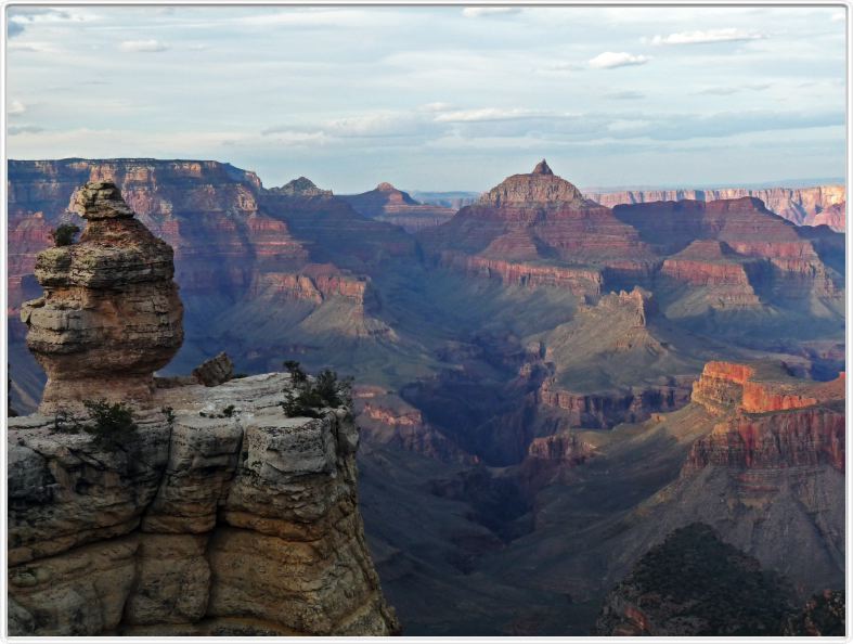 Grand Canyon du Colorado, le long de la  