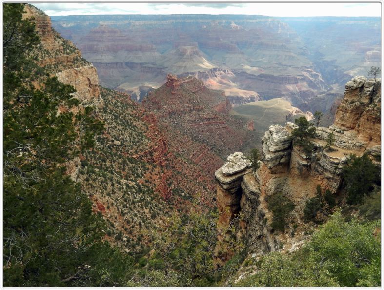 Grand Canyon. Randonnée pédestre entre Grand Canyon Village et Hermit Rest.