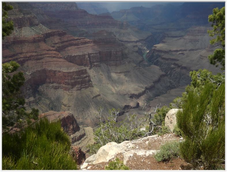 Grand Canyon. Randonnée pédestre entre Grand Canyon Village et Hermit Rest.