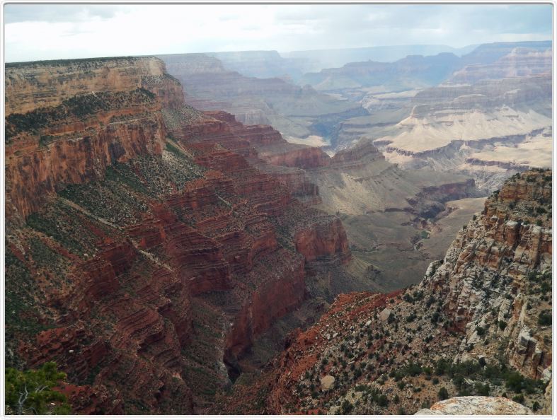 Grand Canyon. Randonnée pédestre entre Grand Canyon Village et Hermit Rest.