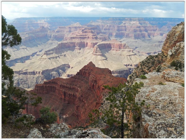 Grand Canyon. Randonnée pédestre entre Grand Canyon Village et Hermit Rest.