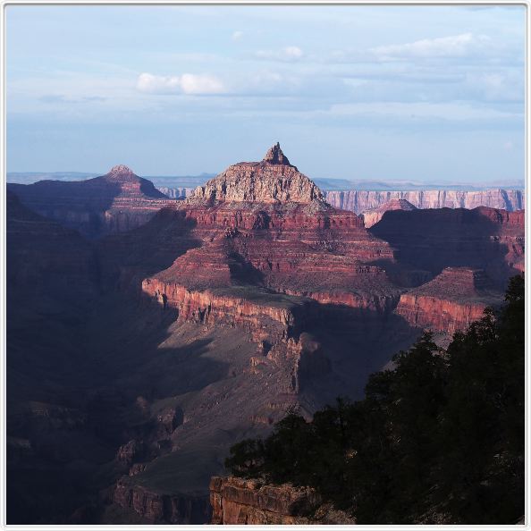 Grand Canyon du Colorado, le long de la  