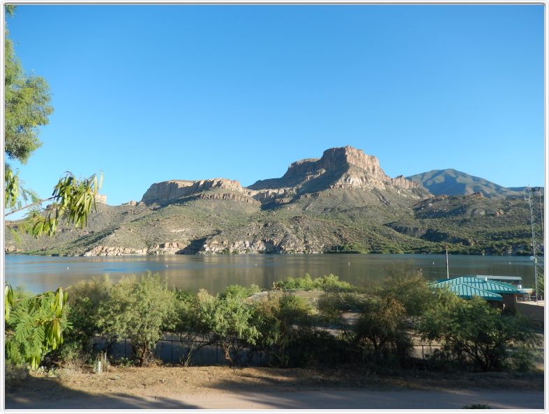 Apache Lake (Arizona).