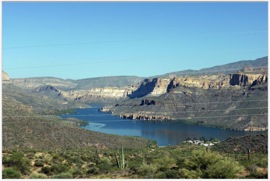 Apache Lake (Arizona).