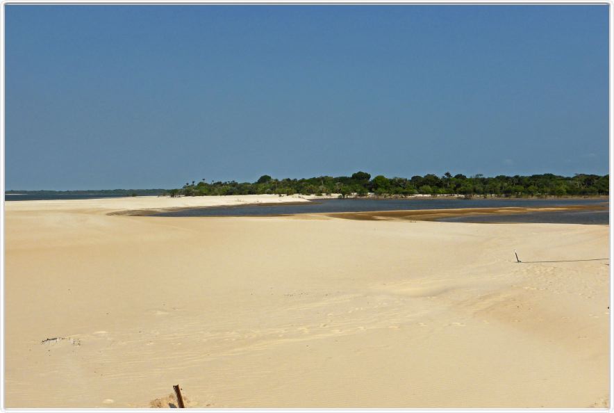 Plage d'Icuxi à l'embouchure du rio Arapiuns