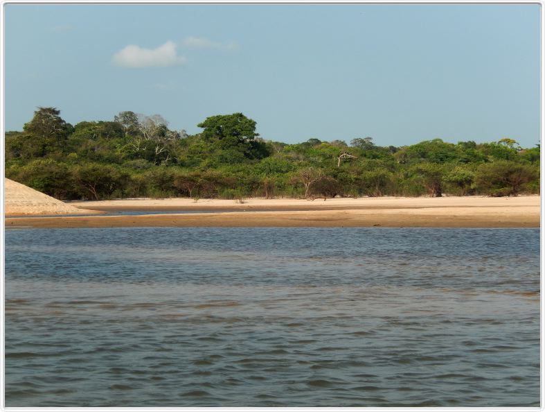 Banc de sable près de Vista Alegre do Capixauã