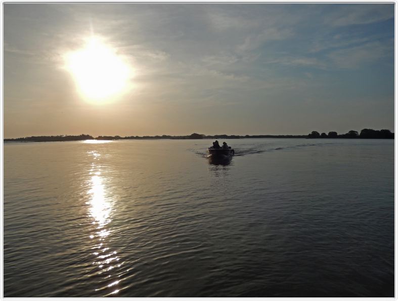 Navigation à l'embouchure du Rio Curuá-Una
