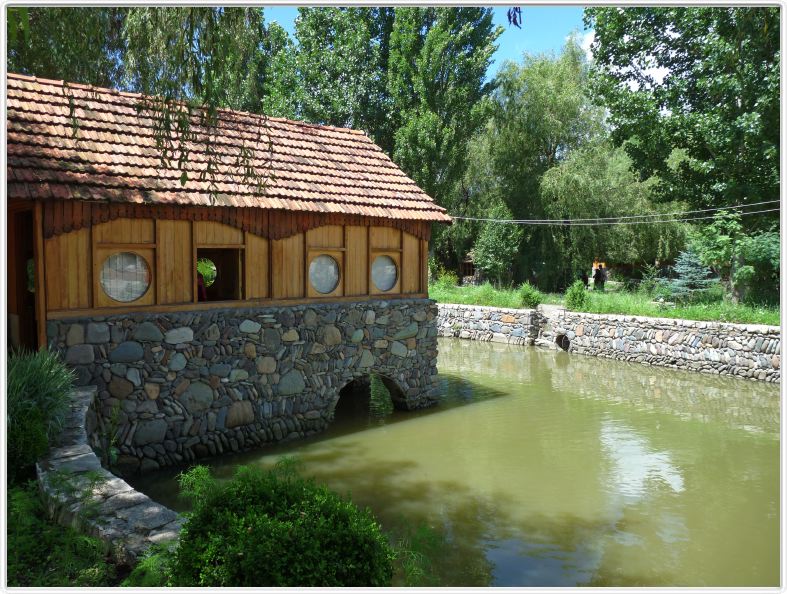 Restaurant près de Goshavank