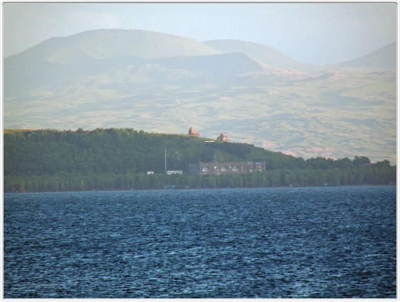 Le lac Sevan depuis l'hôtel