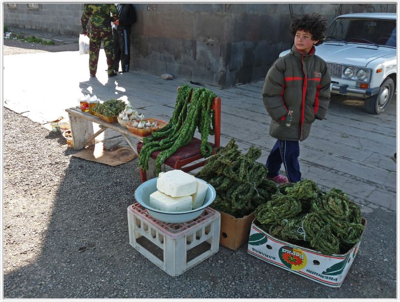 Col du Vorotan. Marché local