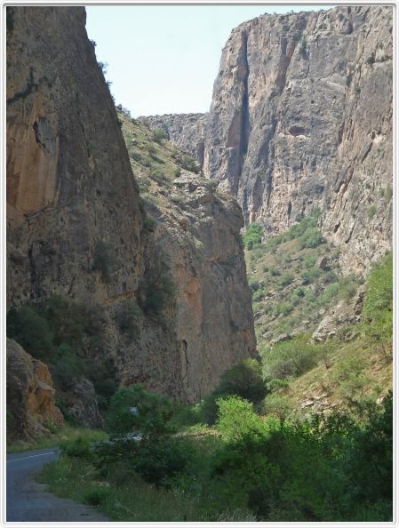Route du monastère de Noravank