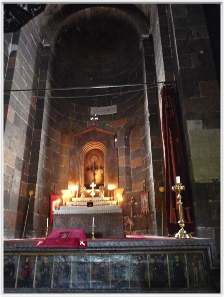Erevan. Eglise Sainte-Hripsimé