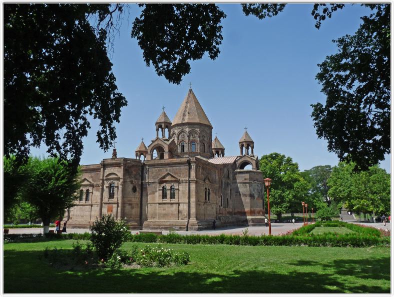 Erevan. Cathédrale Echmiatsin