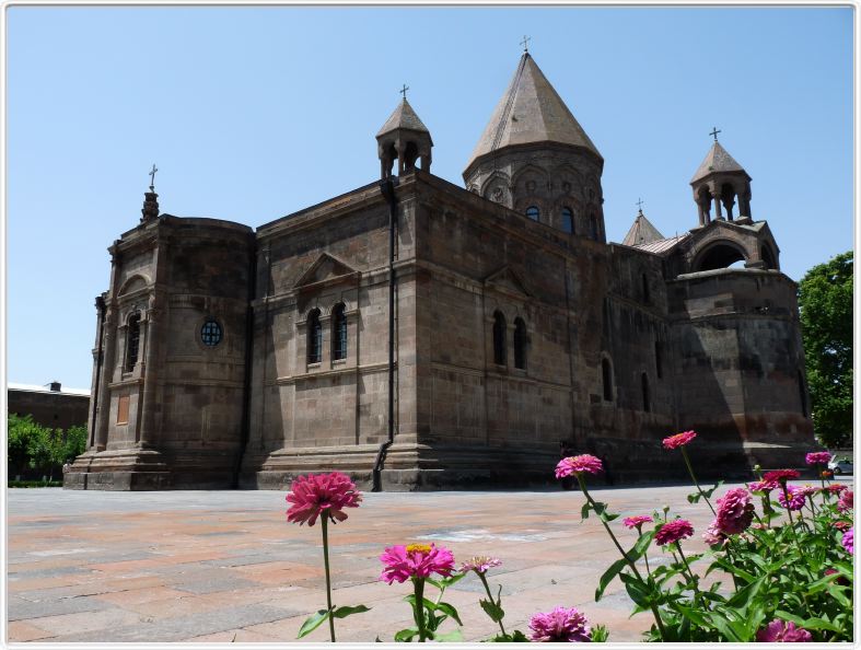 Erevan. Cathédrale Echmiatsin