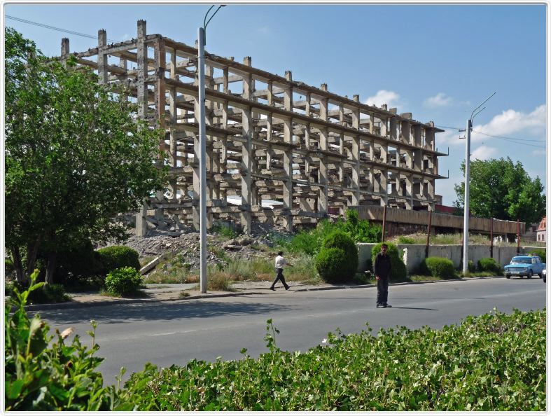 Gyumri. Démolition abandonnée