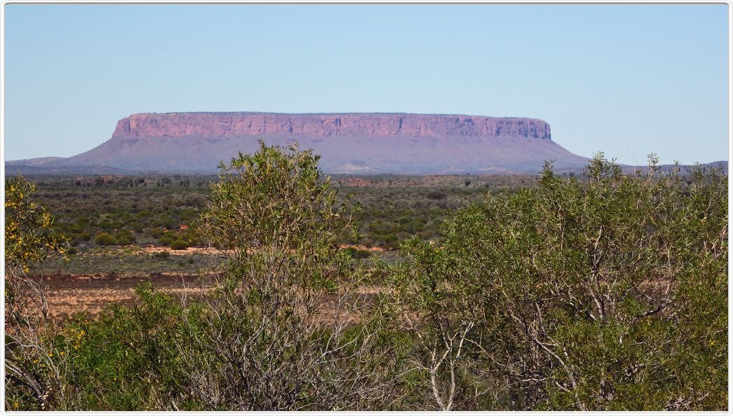 En route pour Uluru par la Lasseter Highway.