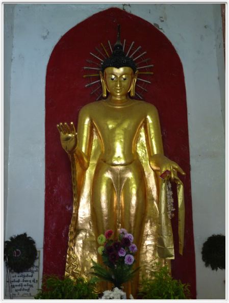 Bagan. Pagode Shwezigon