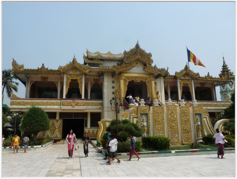 Mandalay. La pagode Mahamuni.