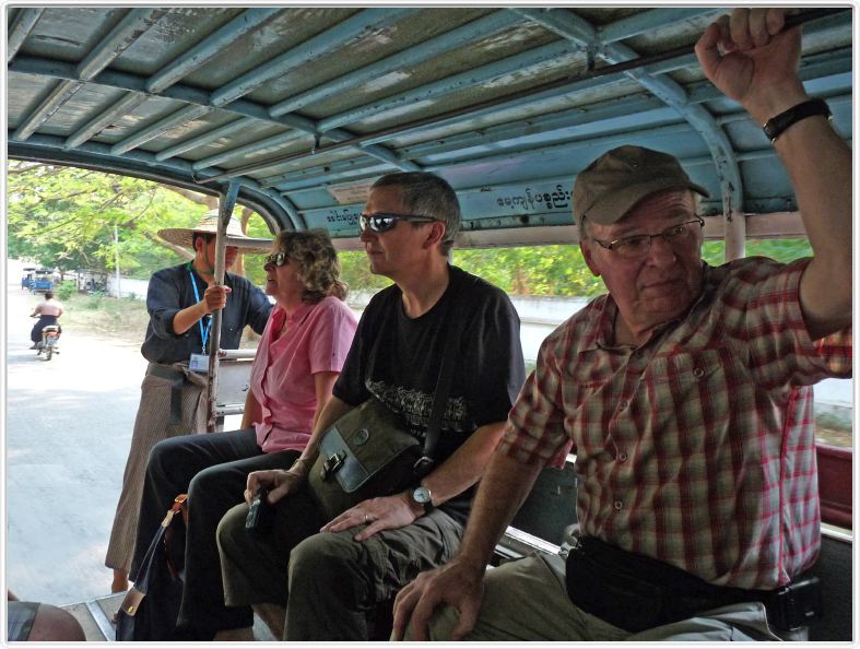 En route pour la pagode d'U-min Thone à Sagaing