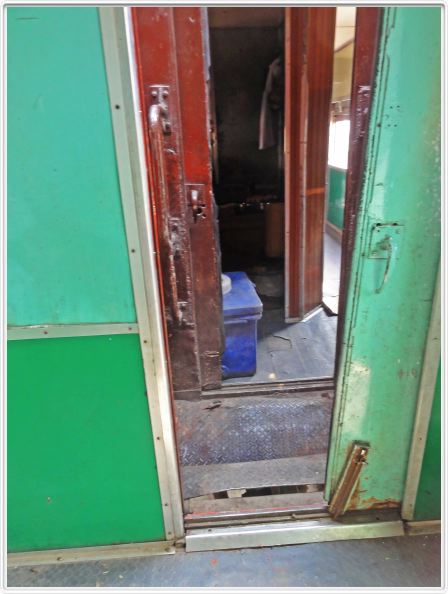 Le train de Mandalay à Rangoon (Yangon).
