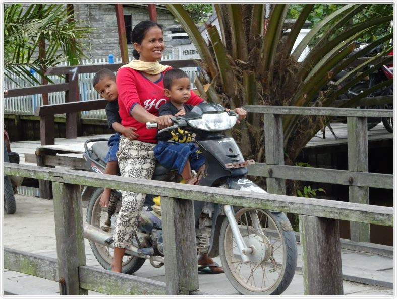 Visite de Sungai Sekoyer Village.
