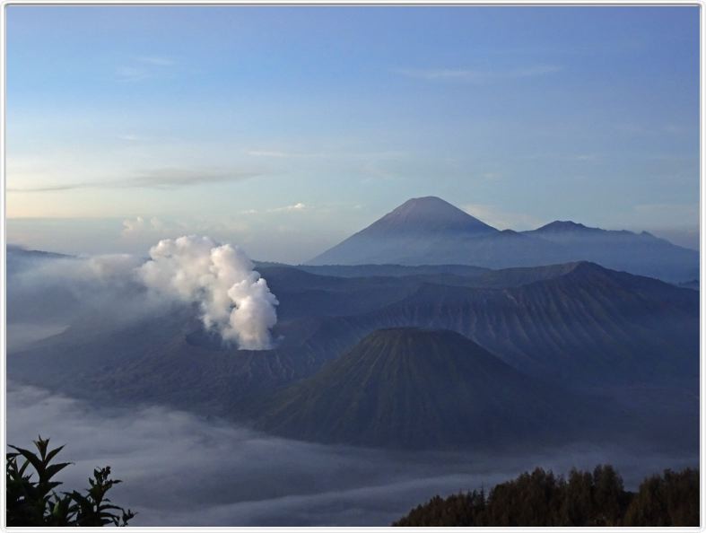 Excursion (très) matinale pour voir le lever du soleil sur le volcan Bromo.