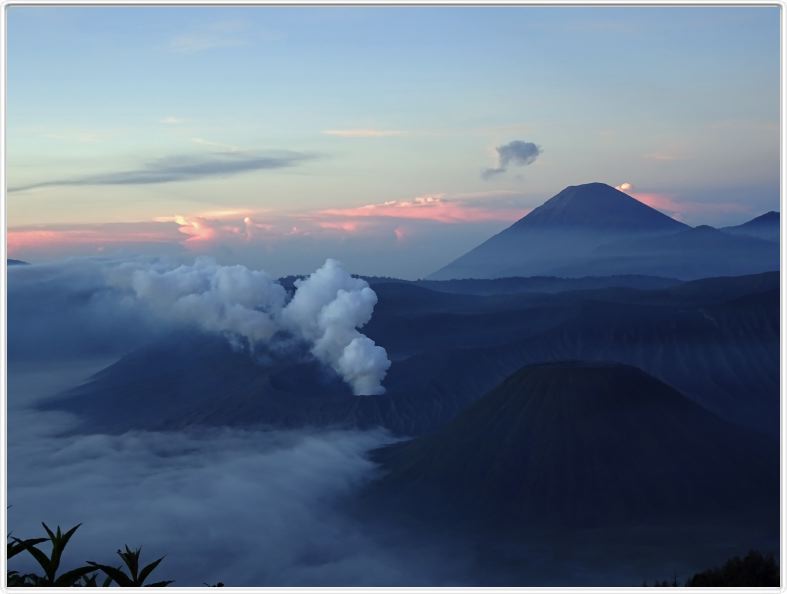 Excursion (très) matinale pour voir le lever du soleil sur le volcan Bromo.