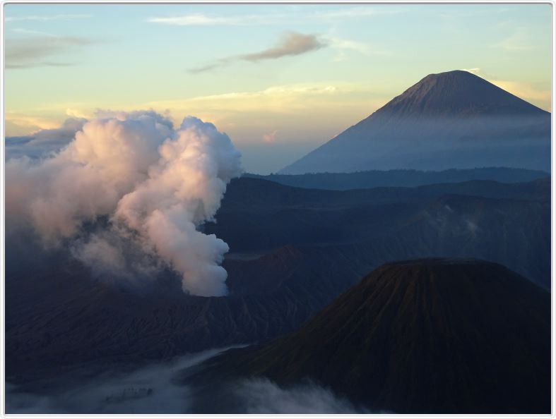 Excursion (très) matinale pour voir le lever du soleil sur le volcan Bromo.