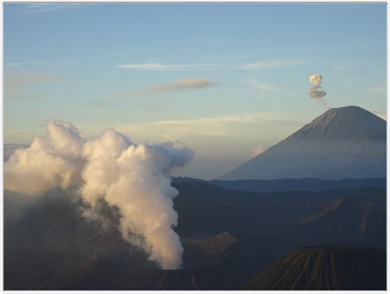 Excursion (très) matinale pour voir le lever du soleil sur le volcan Bromo.