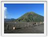 Début de l'ascension de Mont Bromo. Vue sur le Batok.