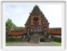 Nous visitons le temple de Taman Ayun à Mengwi.