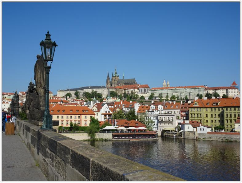 Prague. Sur le pont Charles.
