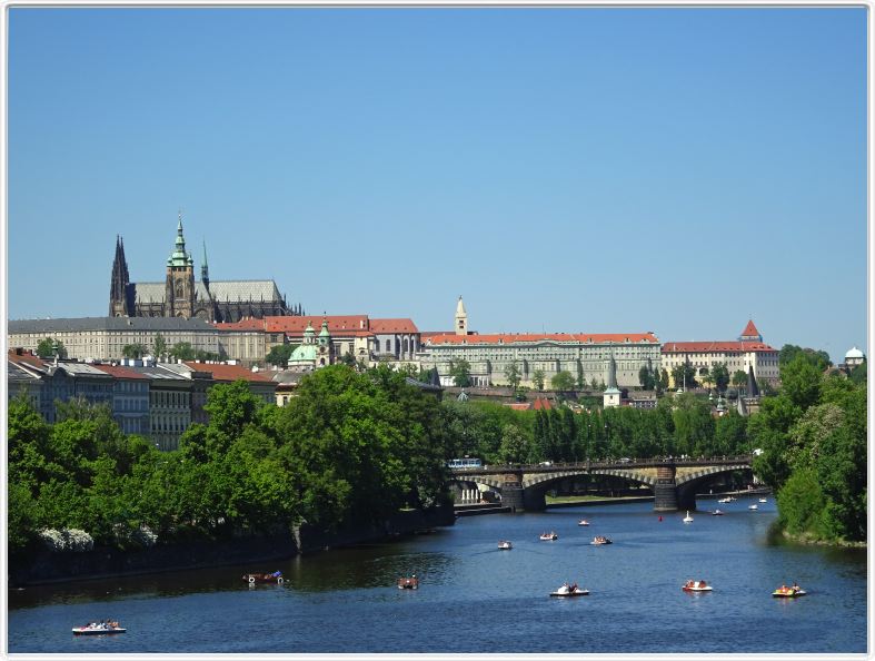 Prague. Vue depuis le Pont Jiráskův.